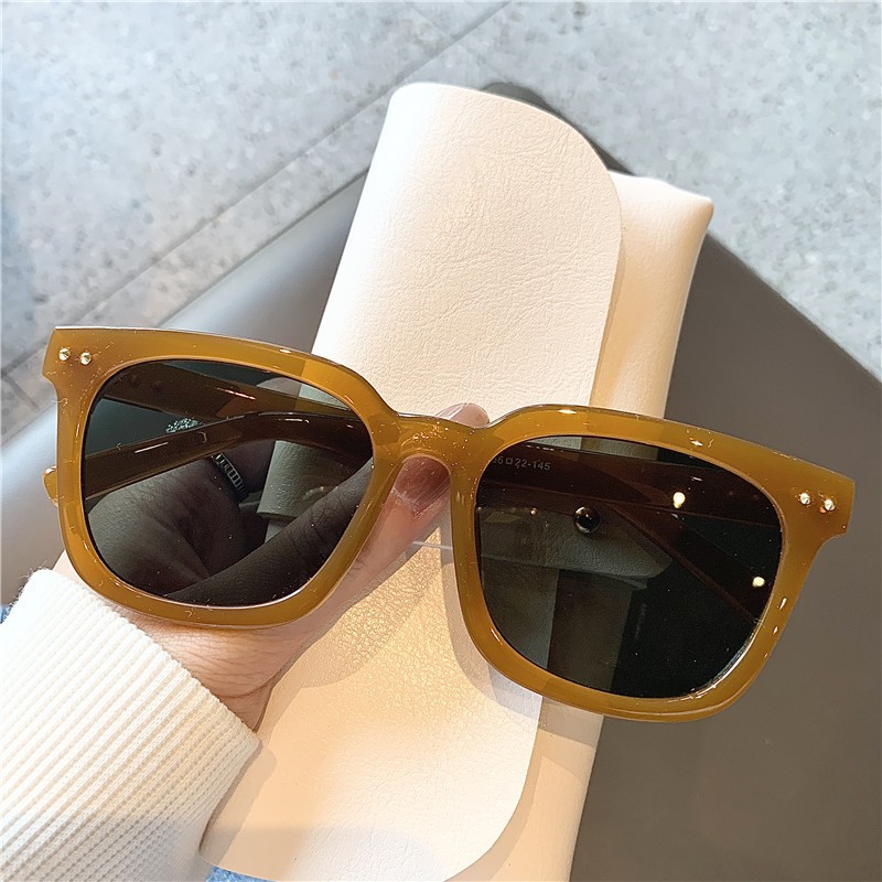 Travel Accessories Brand - Vintage Brown Oversized Square Sunglasses Women