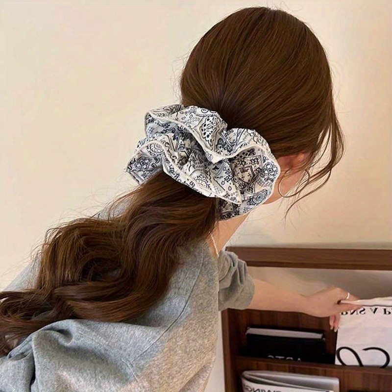 Elegant Black and White Fabric - Travel Accessories Gear 评论和价格