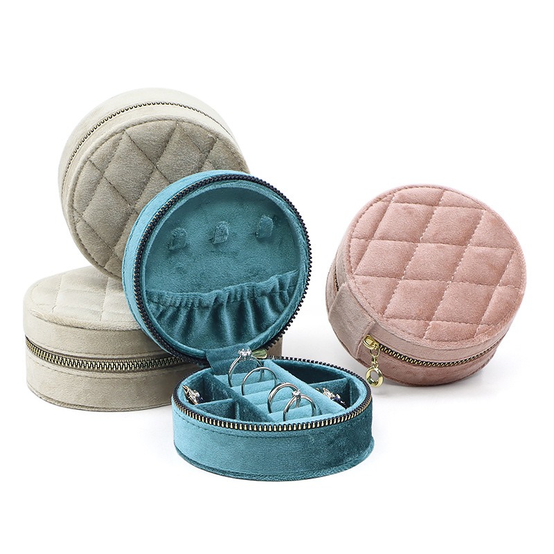 Round Diamond Velvet Travel Je - Accessories Travel Jewelry Box 评论和价格