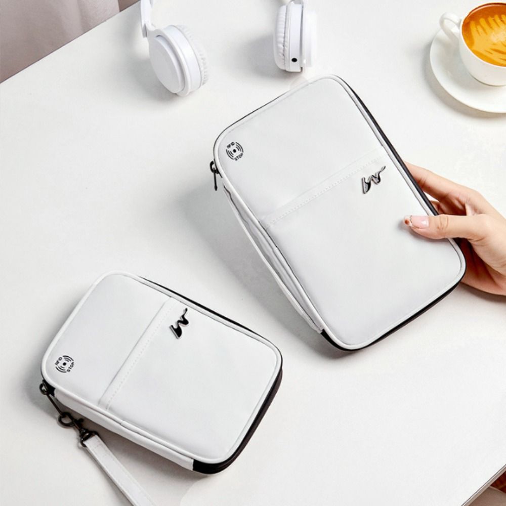 Portable Polyester Card Case L - Travel Accessories For Plane 评论和价格