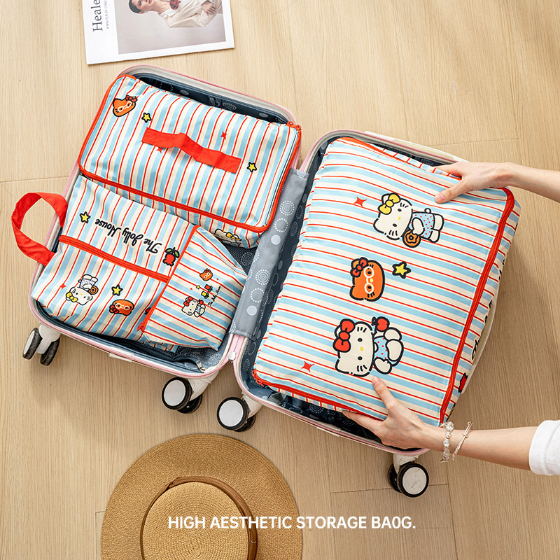 Hello Kitty Striped Travel Sto - Travel Accessories Wholesale 评论和价格