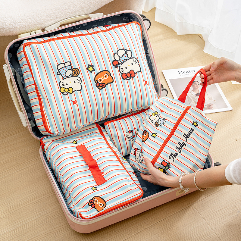 Hello Kitty Striped Travel Sto - Travel Accessories Wholesale 评论和价格